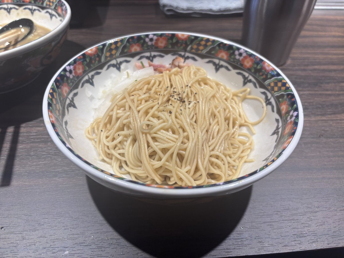 つきひの姉妹店行ってきた
うまかった
スープ少ないのが最近のトレンドなんだと思うけどスープたくさん飲みたい
美味しいんだもの
神田よる時はまた行きます
