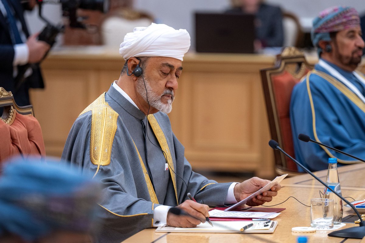 fataljabl's tweet photo. 📈 خبر مفرح للاقتصاد العماني 👏🏻
صندوق النقد الدولي يتوقع أن يصل حجم اقتصاد سلطنة عُمان هذا العام إلى 117 مليار دولار، رقم تاريخي يعكس قوة الاقتصاد وثباته.

هذا الإنجاز ثمرة جهود الحكومة المستمرة في الفترة الأخيرة، خاصة من خلال تنفيذ #رؤية_عُمان_2040، وتسريع التنويع الاقتصادي في القطاعات غير النفطية مثل السياحة واللوجستيات والتصنيع والطاقة المتجددة، بالإضافة إلى تحسين بيئة الأعمال وجذب الاستثمارات.
فخورين بهذا التقدم اللي نشوفه على أرض الواقع، ونتمنى المزيد من العمل من أجل عُمان 🇴🇲