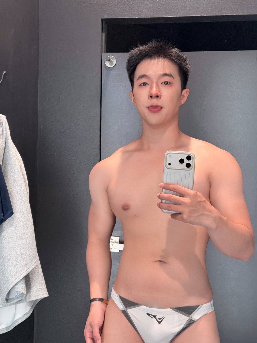MK_แมงแกง tweet media