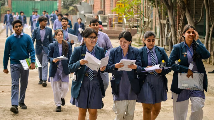 HeySeeta's tweet photo. “CBSE Class 10th Result 2026 Declared:ಪರೀಕ್ಷೆಗಳ ನಂತರ ಪರಿಶೀಲನೆ ಮತ್ತು ಮರುಮೌಲ್ಯಮಾಪನಕ್ಕೆ ಅರ್ಜಿ ಸಲ್ಲಿಸುವುದು ಹೇಗೆ”
https://t.co/A8f1FvoXcd
#CBSE #CBSEClass10 #CBSEResult2026 #Revaluation #VerificationProcess #AnswerSheet  #IndiaEducation #StudentLife #ExamUpdate #h16news https://t.co/Wwa6kGGNox