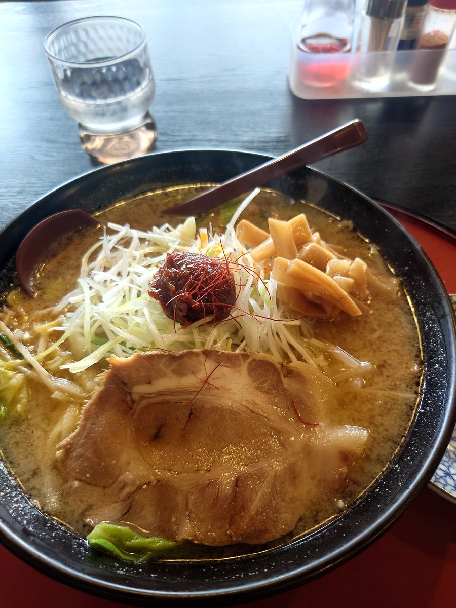 ＃太陽の村
＃特製辛味噌ラーメンtpメンマ
ぜいたく味噌と細切りの筍が特徴です😙