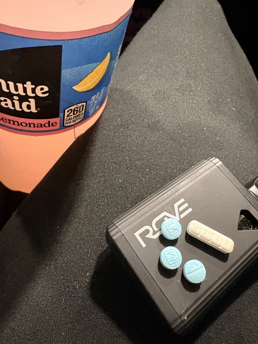 hannah 🪐🖤 tweet media