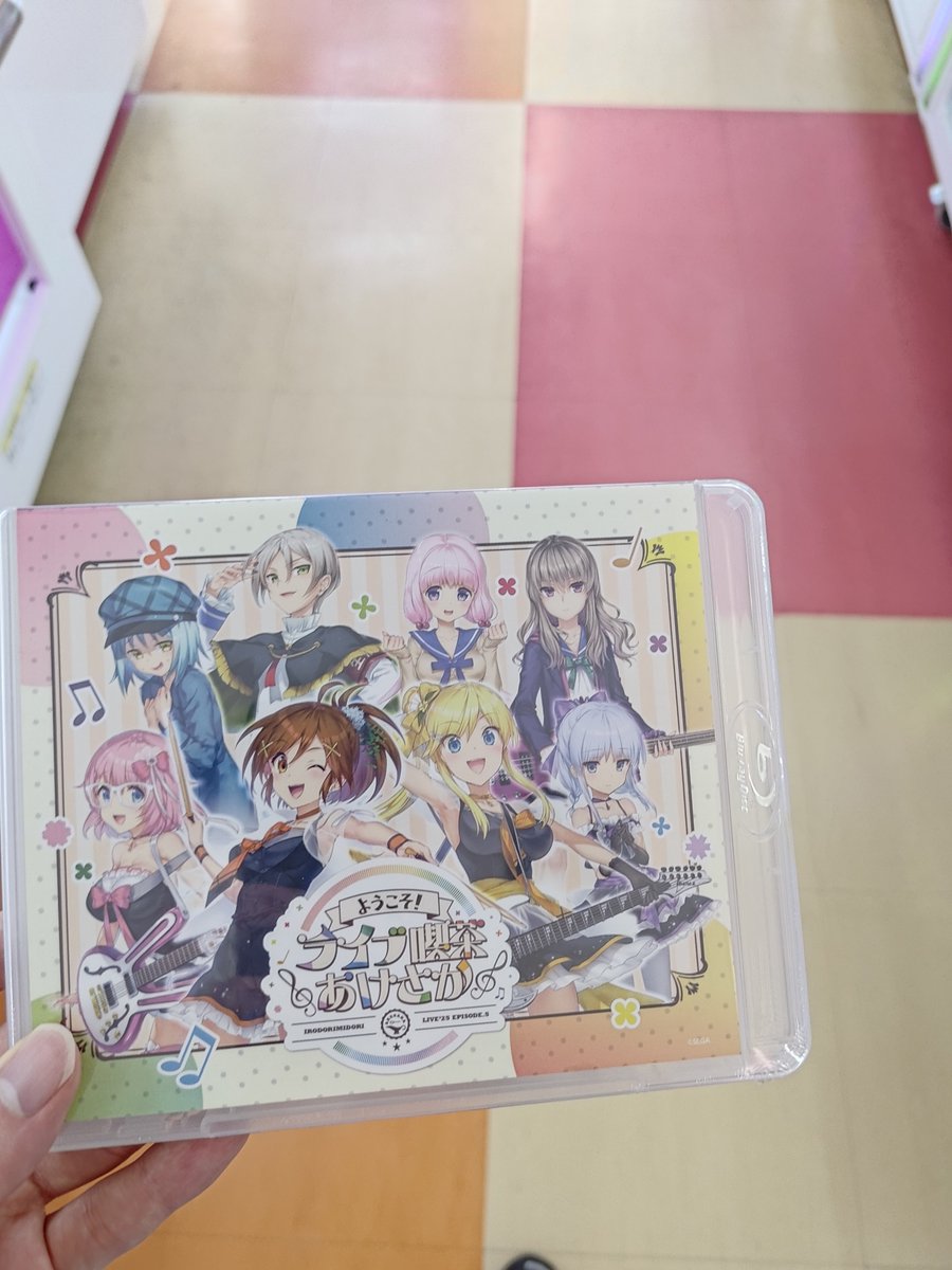 しめらー tweet media