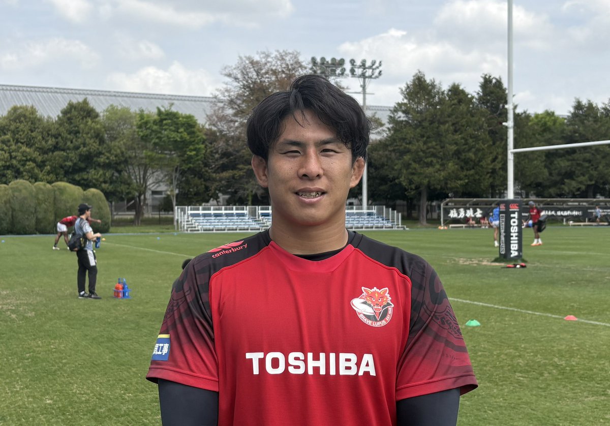 LeagueOne_JP's tweet photo. 📝#番記者ポスト/チームの裏側📸

#東芝ブレイブルーパス東京 の #德永祥尭 選手が大切にしているのは…
「睡眠が大事です！こう見えて意外と繊細で（笑）、寝る場所が変わると寝られなくなることがあるので、遠征には枕も持っていきますし、決めた時間にお風呂に入って、いい乳酸菌飲料も飲んで……と睡眠に対して100％で取り組んでいます」

(BL東京担当:安実剛士)
@bravelupus1048