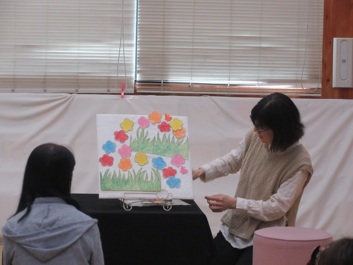 kuma_lib's tweet photo. 【報告】  4月16日(木)11時から赤ちゃんの #おはなし会 「よちよちあんよ」(1～2歳)がありました🤗【お知らせ】  次回5月14日11時から赤ちゃんの #おはなし会 「おひざにだっこ」(0歳)を開催します。ぜひご参加ください 📷by子ども図書室 https://t.co/Dj7ehe482D