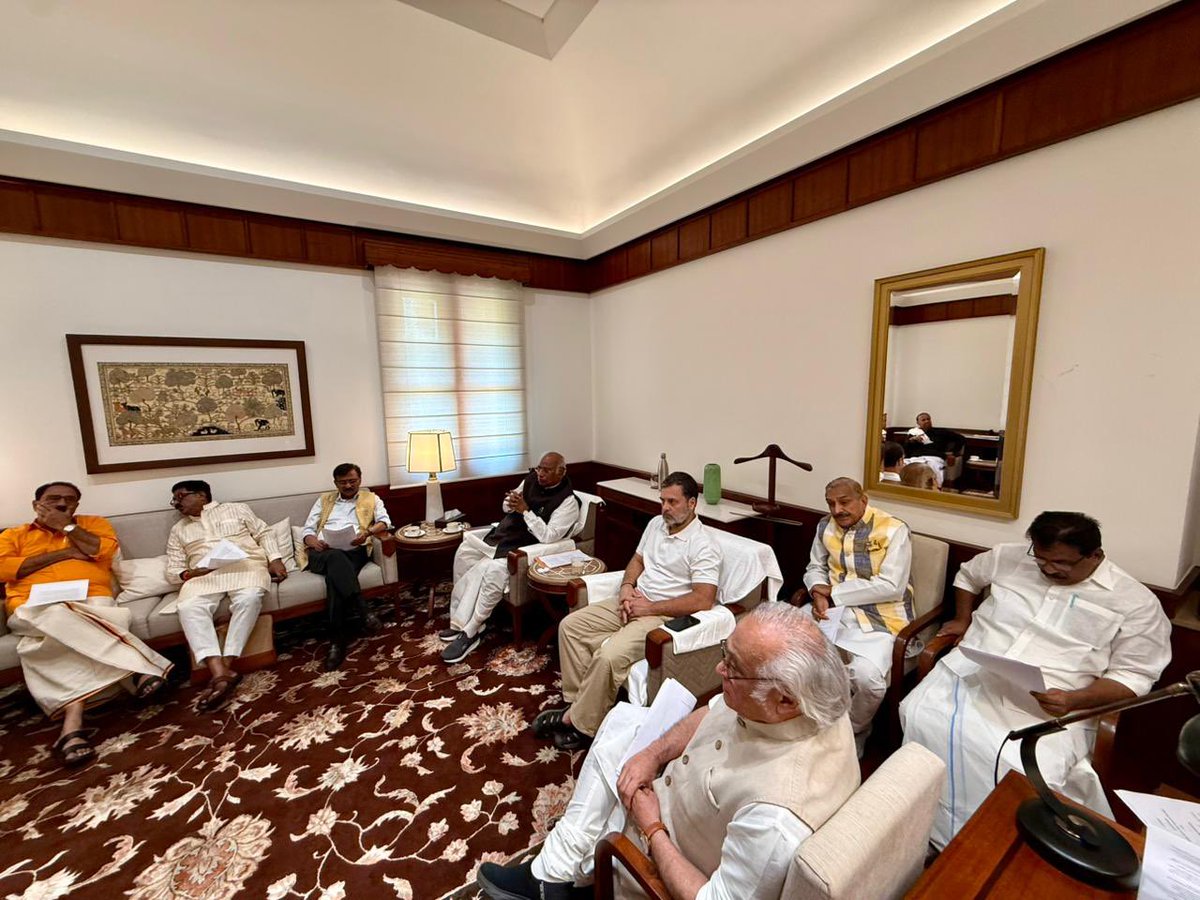 Indian Youth Congress tweet media