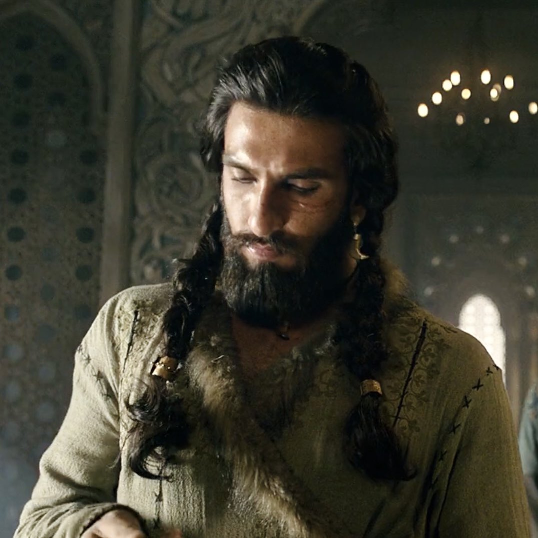 no cos why did they give alauddin khilji these cute little braids