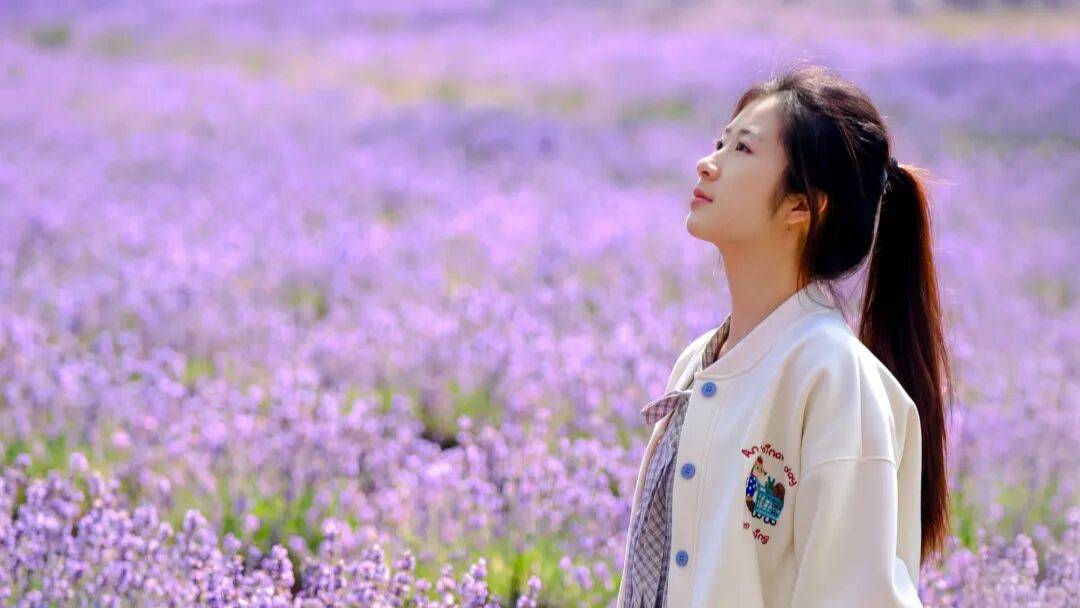 ZJU_China's tweet image. ZJU is fully wrapped in red, white, pink, and purple. 🌸✨
Bold reds, fresh whites, soft pinks, and dreamy purples — each color brings its own mood to campus and makes spring at Zhejiang University feel even more vibrant.

Photos: 浙江大学
#ZhejiangUniversity #ZJU #Springvibe