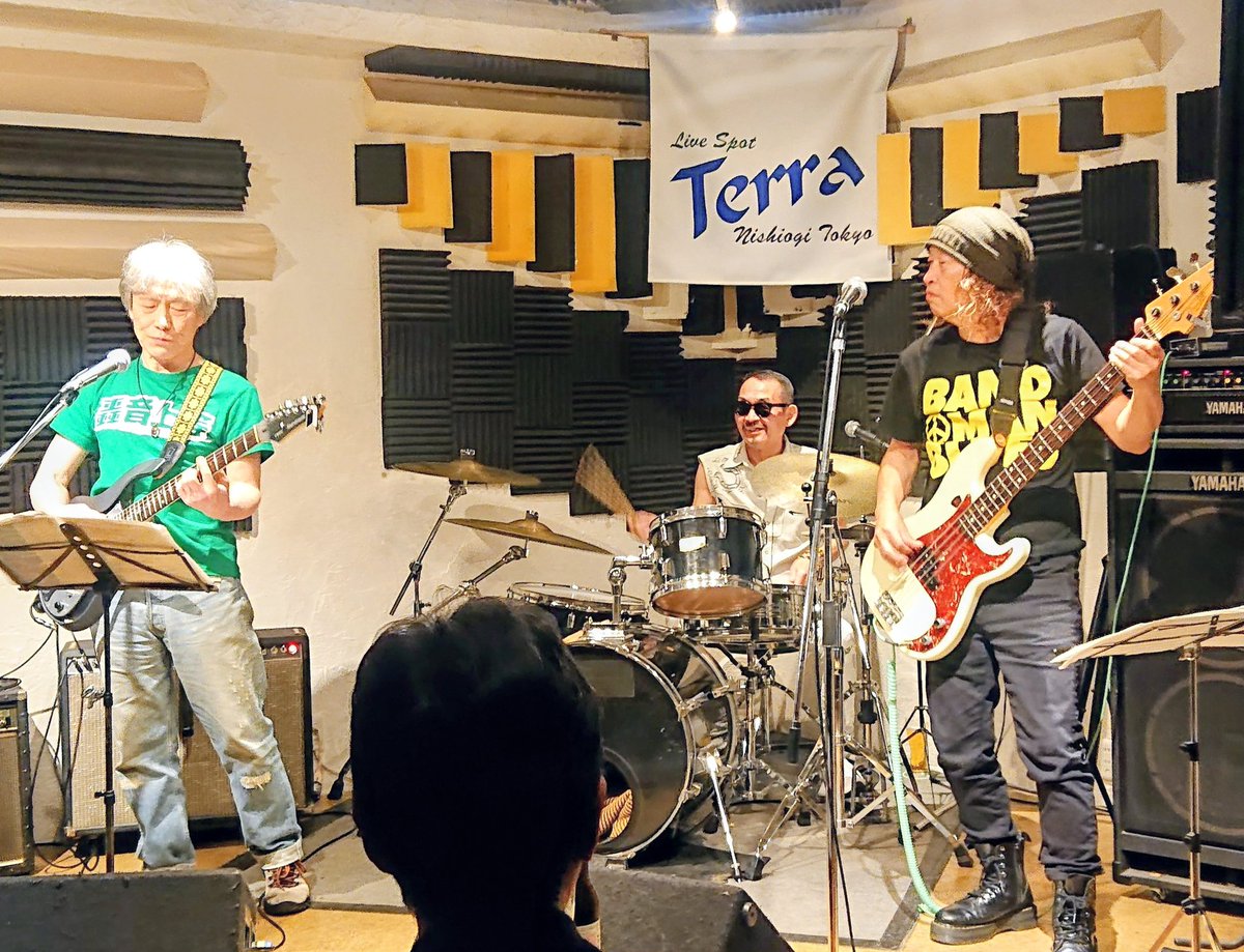 ★湯川トーベンさん★
次回ライブは・・

4/17（金）
​高橋まこと＆マコトバンド（まこマコベン）
（高橋まことvo,ds/高橋マコトvo,g/湯川トーベンvo,b）

飯田橋「Spacewith」​

開場18:30/開演19:00
4200円（D別）

​#湯川トーベン #高橋マコト #高橋まこと #飯田橋Spacewith #ライブ