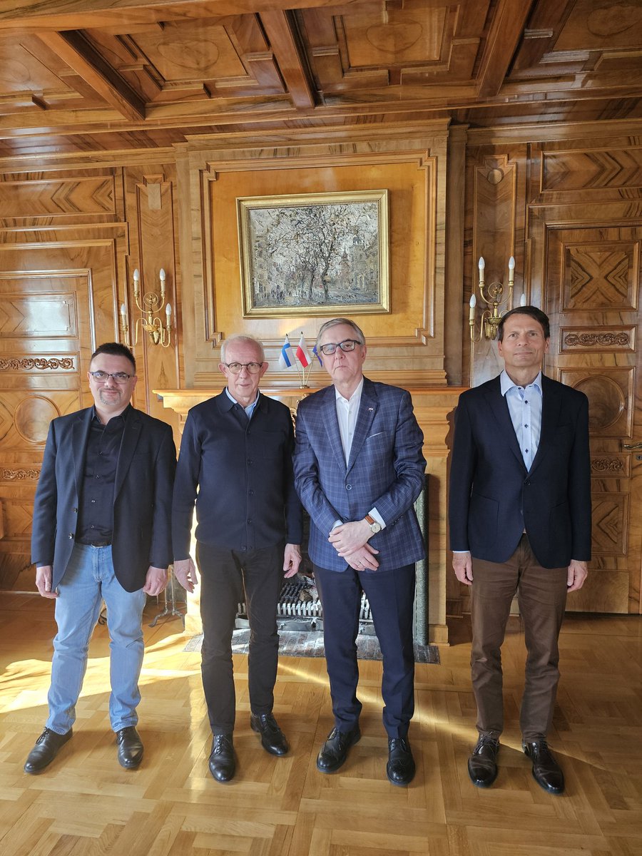 TomaszChlon's tweet image. Serious faces for serious matters. Deputy Minister Wiesław Leśniakiewicz is leading the delegation of the Ministry of the Interior and Administration at the meeting of the Coalition for Civil #Preparedness and Resilience in #Helsinki. Cooperation in this area is an essential