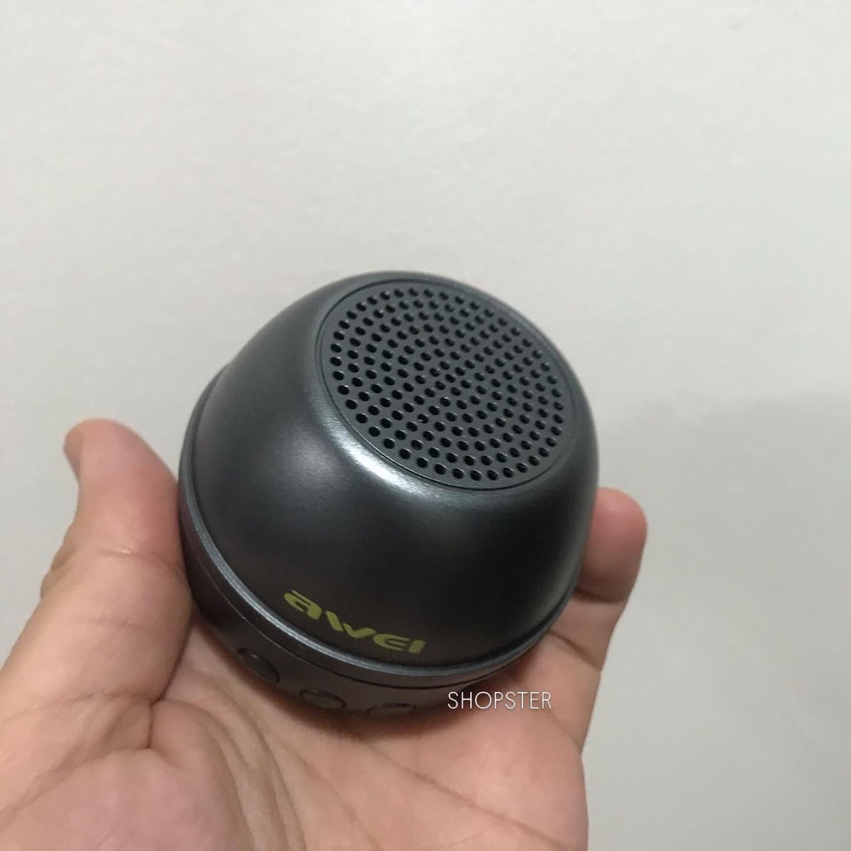 Shopsterdeals's tweet image. SOLO LIVING FINDS

Kailangan mo ‘to pag mag-soundtrip ka sa place mo.
Magsafe Bluetooth Speaker?! Get this Awei KA53.

#Speaker #Bluetooth #Magsafe #Magnetic #Awei