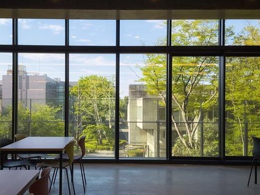 shibaura_system's tweet photo. 創発棟の朝、まだ誰もいない席。

春が動き出す気配🌿

#芝浦工業大学 #システム理工学部
#春学期 #お気に入りの場所 https://t.co/ALGDkpLtlI