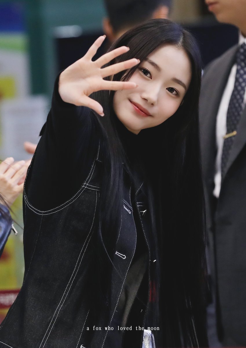 moonNfox_'s tweet photo. 231003 GMP 출국 HQ

넌 처음으로 내가 절대
포기하지 않은 것

#서영은 #SEOYOUNGEUN #ヨンウン #영은 #YOUNGEUN #ソヨンウン #徐永恩 https://t.co/AAybZVzTx4