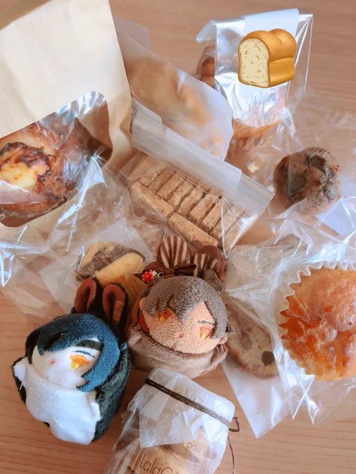 ぼうきょ ぼうきょだね 違うんですこれは 昨日粘土を錬成してしまった反動で 普段こんな買い方はしないんです本当です あとパンも5個買った