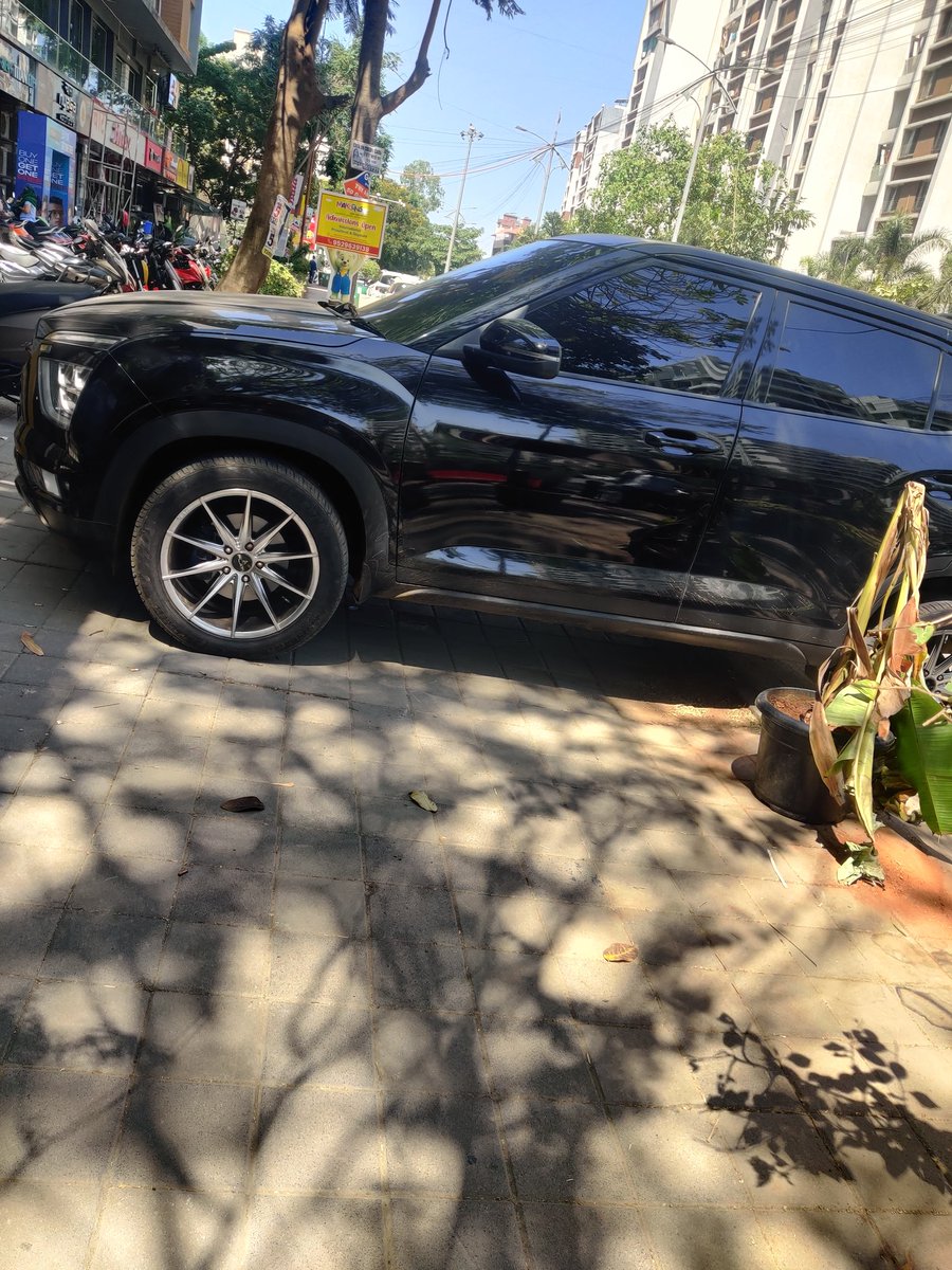 Vishal_Speaks_'s tweet image. Hi @PuneCityTraffic Car with Fancy number, all black tinted windows and always parked on footpath. Location: Nitrro Gym, Wakad. Who will be responsible for any unwanted incident @CP_PCCity @CPPuneCity #Pune #Traffic #Wakad