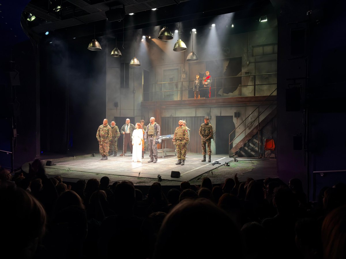TQEA_Principal's tweet image. A wonderful performance of Macbeth at Derby Theatre! Thank you Team English! ETA back at school - 10.50pm #CurriculumEnrichment #Beyondtheclassroom