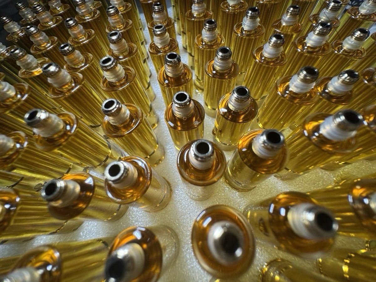 White🐳 tweet media