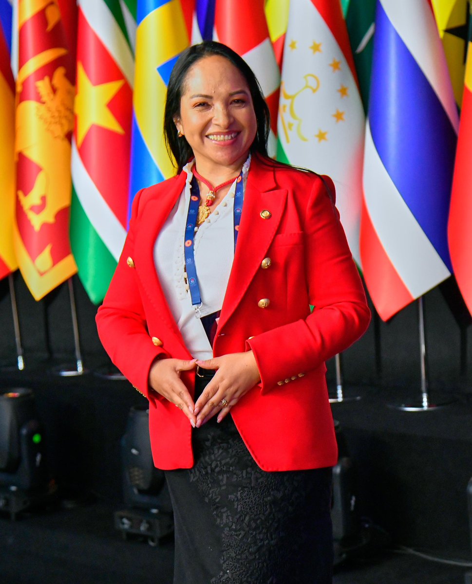 Liz Sánchez tweet media