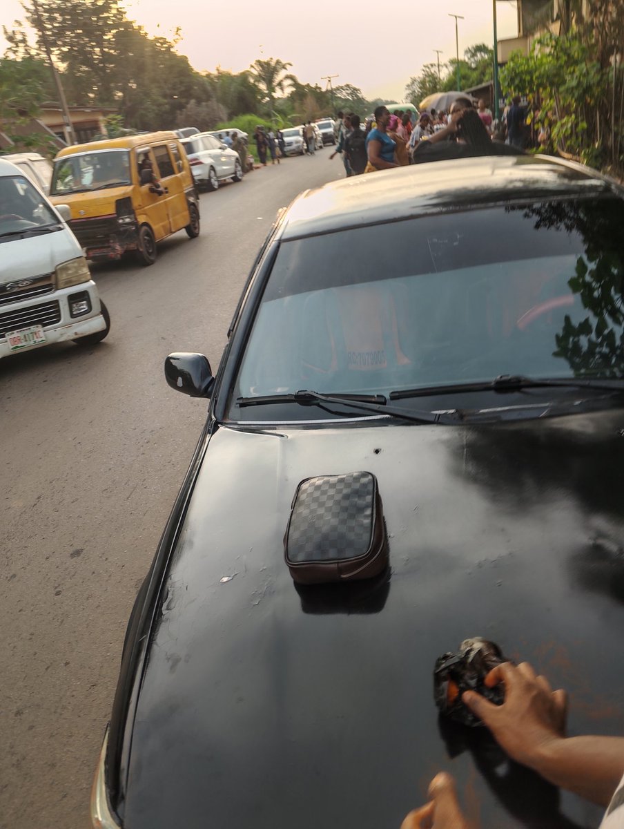 Believe3109544's tweet image. MGBE OLE before I enter Hall for jamb 💜✌️
#Thereturn will be Televised