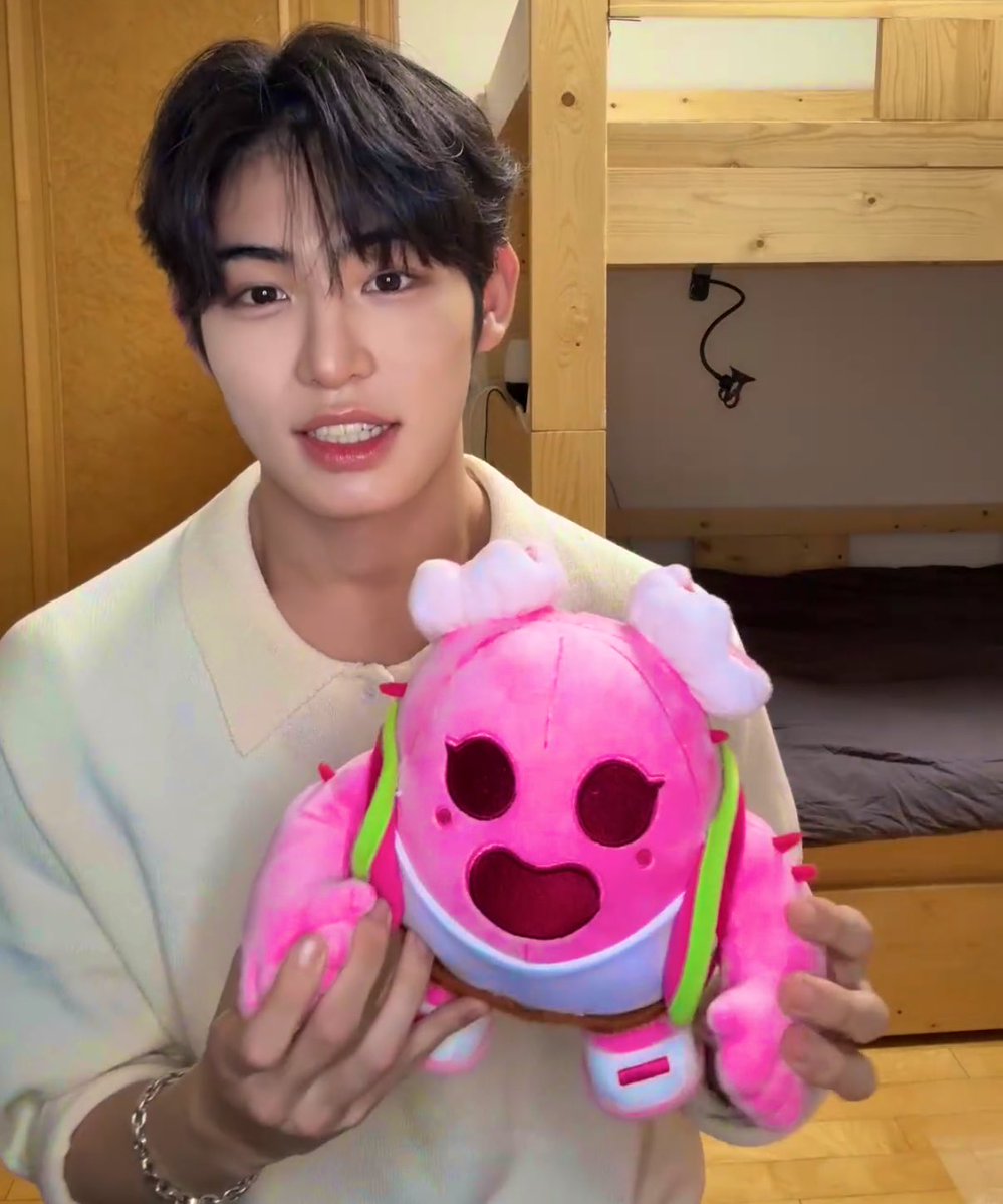 건국공신 tweet media