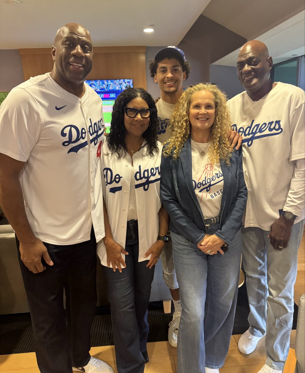 Earvin Magic Johnson tweet media