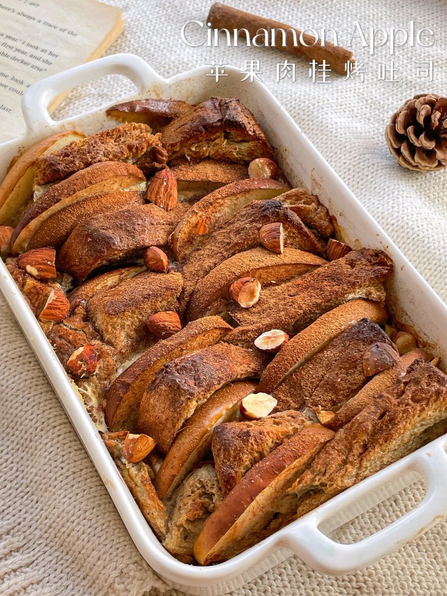 MlanieCoudurie1's tweet photo. NEW! Festive Feast Alert  Try our Spiced Cranberry Turkey Burger + Cinnamon Apple Crumble for $12.99!  Limited time only—grab yours before it’s gone!   #HolidayBites #FestiveSpecial https://t.co/ZYUWbuXXoH