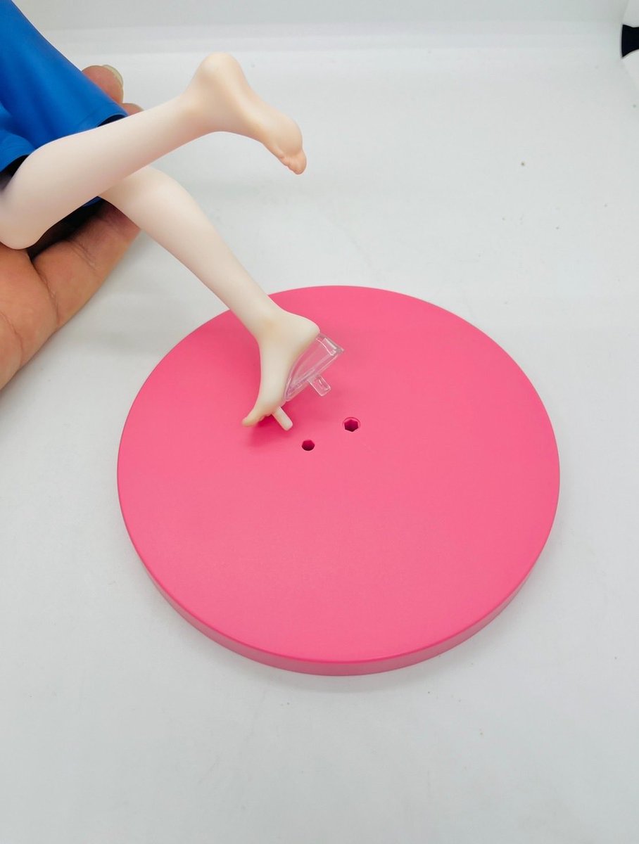 FuRyuに問い合わせしたら脚部の素材変えてダボも２箇所で強度確保してるから大丈夫だって・・・ほんとに？社内規定ガバガバすぎん？わずかに揺れる？今ZARDよりも揺れる想い抱いてますよ？
#furyu #tenitoltall #フィギュア #figure