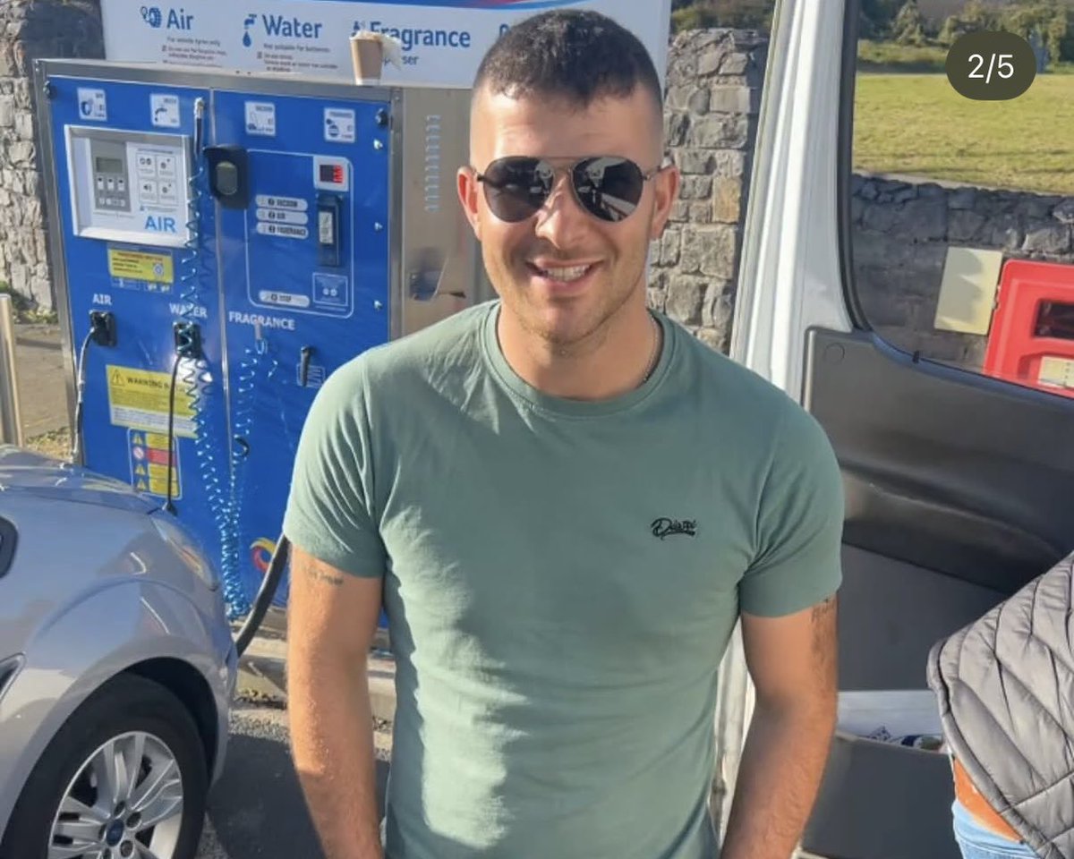 Hot Tradies tweet media