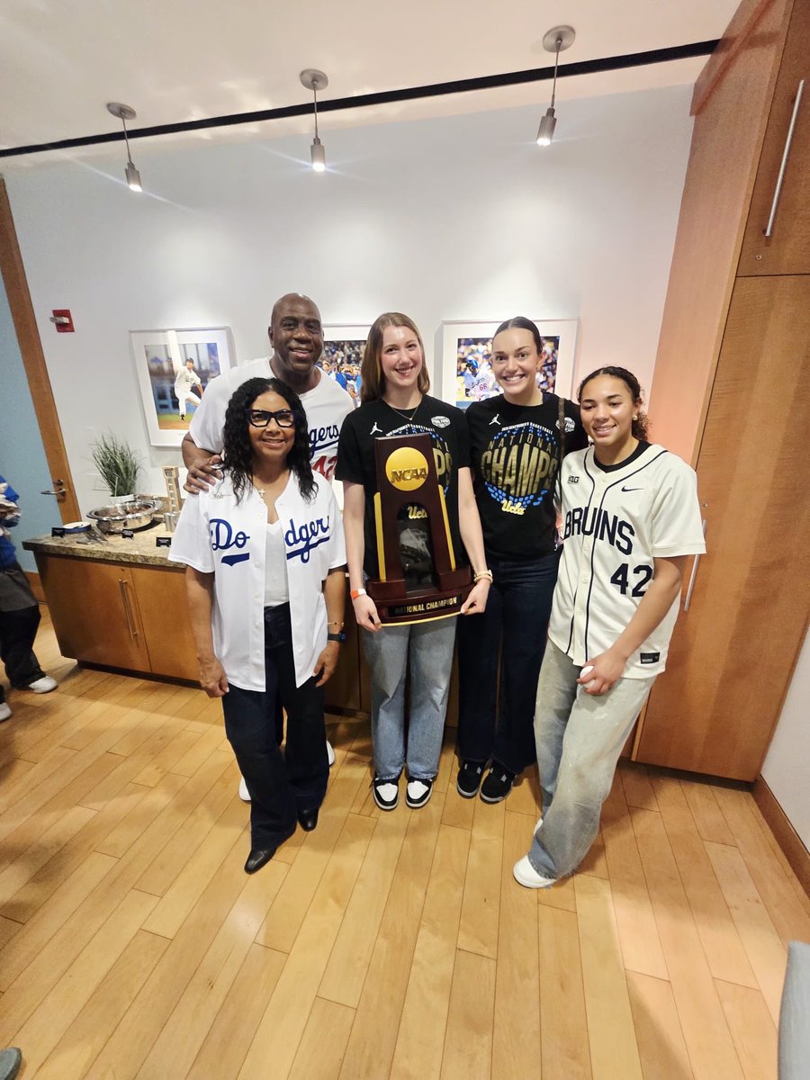 Earvin Magic Johnson tweet media