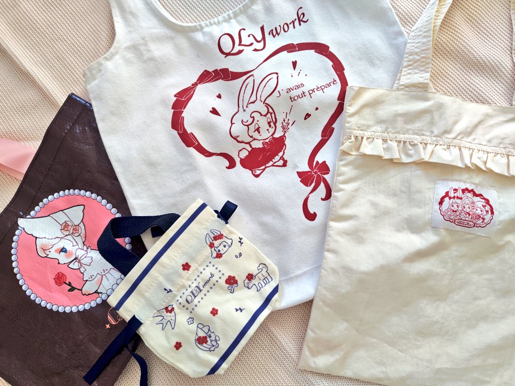 pony_fancy's tweet photo. QLYwork様
日本通販4周年おめでとうございます🎉
毎年のプレゼント企画、楽しみにさせてもらっています🎁
今年も素敵なプレゼントをありがとうございました🥹🙏🏻💖
1周年の時のトートバッグ愛用させて貰ってます❤️✨今年も可愛いバッグ嬉しいです🥰️
これからも応援しています⚐⚑

#QLYwork https://t.co/x00RXDdgx4