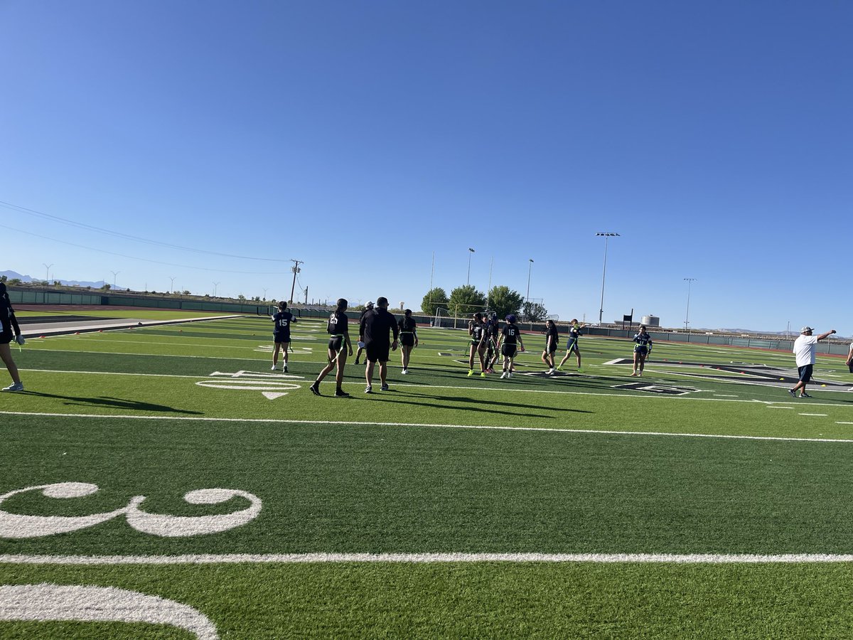 Coach_DQ59's tweet image. Yesterday afternoon our girls and the rest of the coaching staff had the opportUNITY to scrimmage the lady lobos from Mountain View!! Our lady scorpions came out ready to compete at a high level defending their home‼️‼️ #ScorpionStrong #RepTheH