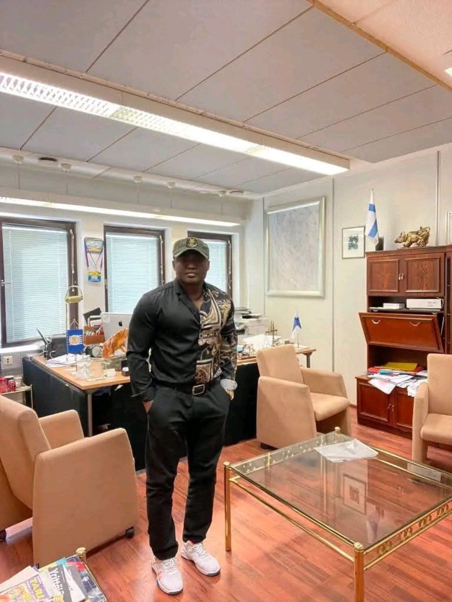 Benjamin_0666's tweet image. Are you still in support of Him?

Me: I will support my PM come rain come sunshine 

#Biafra #USB