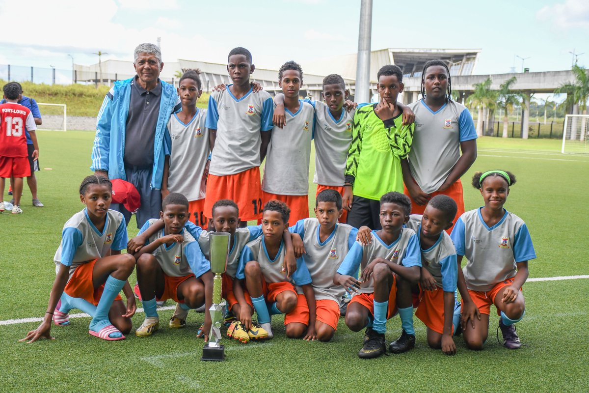 CoteDorSports's tweet image. Yesterday, the Centre National d’Excellence du Football (CNEF) hosted the U13 football ⚽ tournament at the 🏟️ Côte d’Or National Sports Complex. There were 1️⃣2️⃣ regional teams, gathering 240 talented young players from across 🇲🇺 Mauritius. 
#CoteDorMauritius #Mauritius #Sports