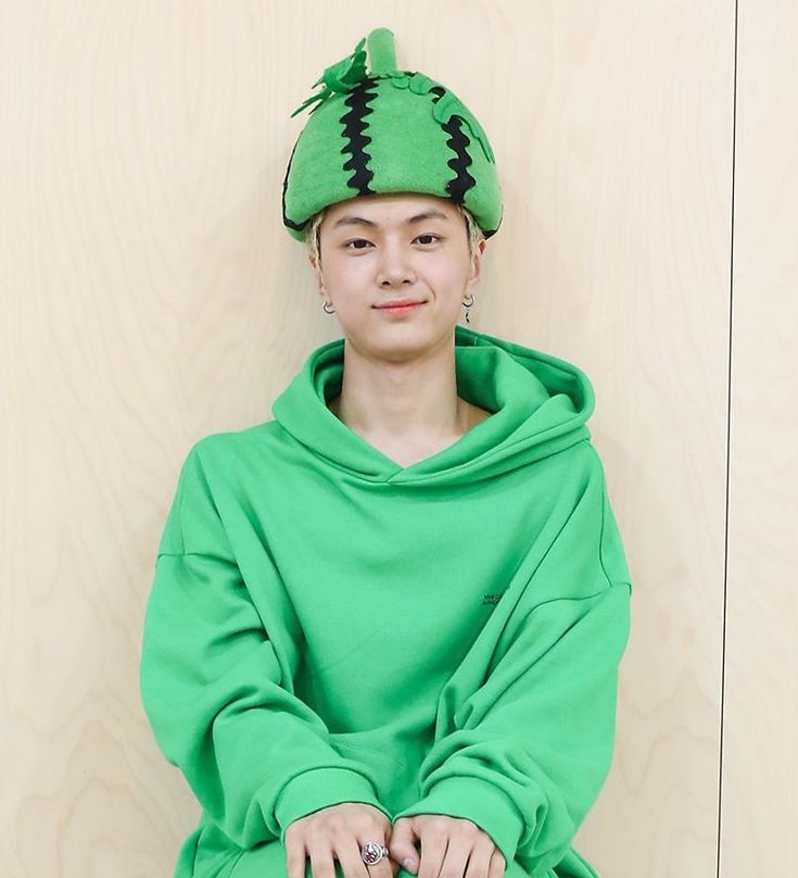 10 yearz (10년)⁷ tweet media