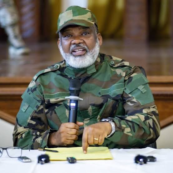 CHAUFFEUR Tout-Kin tweet media