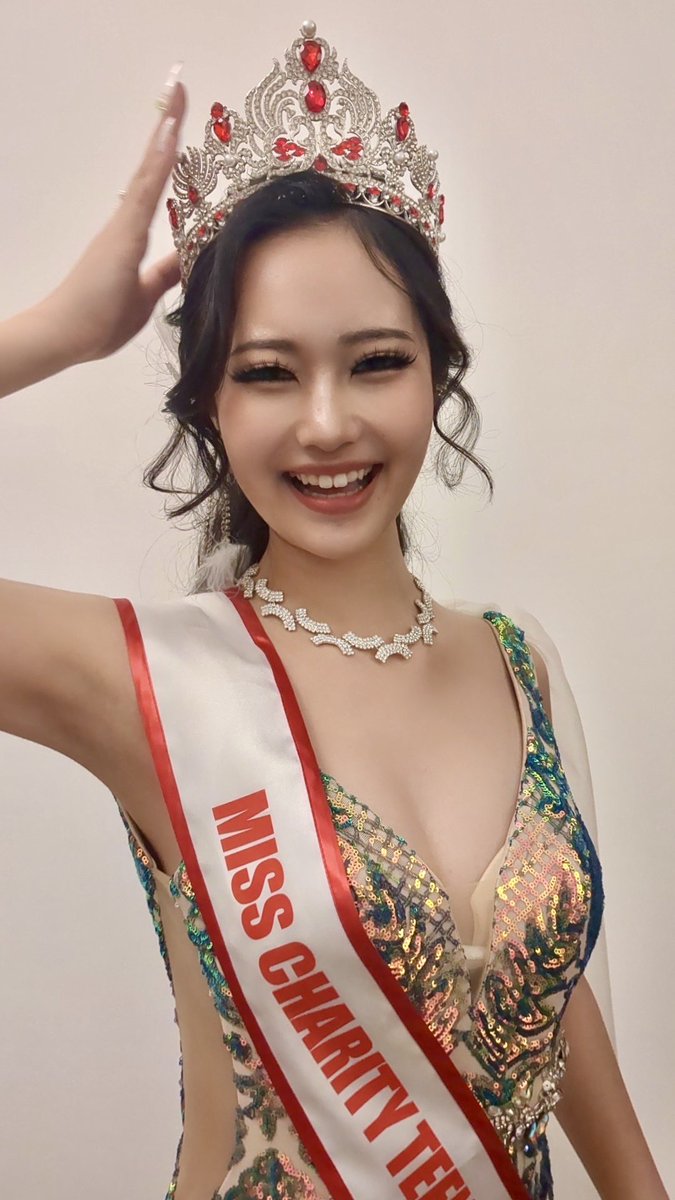 djsubaru555's tweet photo. 日本代表❣️自分がこんなことになるなんて思ってなかった💦導いてくれた人に感謝です⭐️ありがとうございますっ😻‼️ #日本代表 #ミスコン #ドレス https://t.co/ZfFEtUPT6S