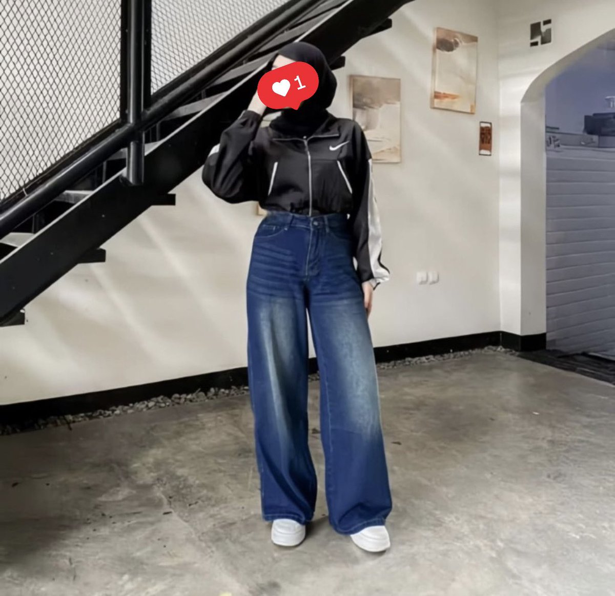 cianirmala's tweet photo. baggy jeans oversize.. kereen https://t.co/8B4kj1uxzS https://t.co/gQvGSL1A3x