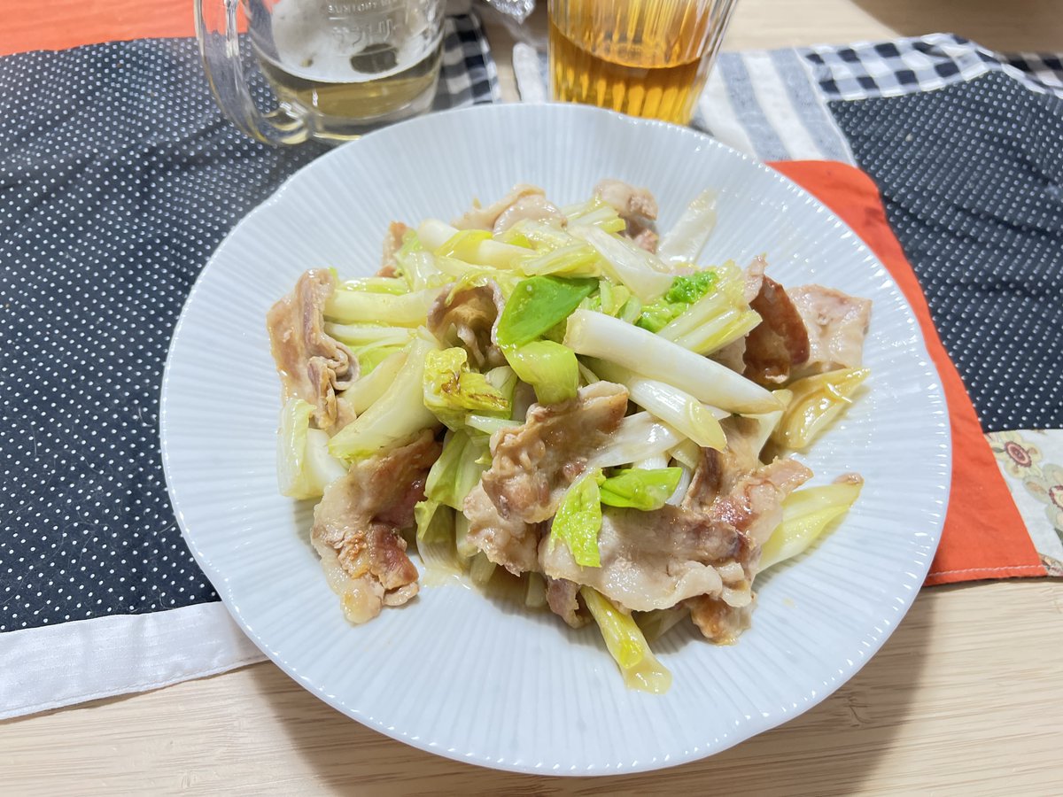 春キャベツのネギ豚炒め
春野菜は色んな野菜が柔らかくって甘いです