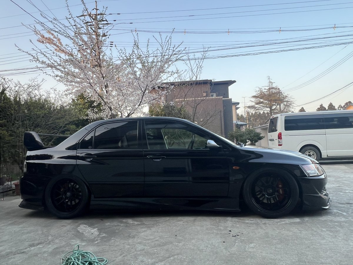 quattro_system's tweet photo. サーキット用ホイール生やしました。
ENKEI pf01 evo 9.5+22
CR-S 265/35/18
ふっとい‼️ https://t.co/UyYqnMYZiP