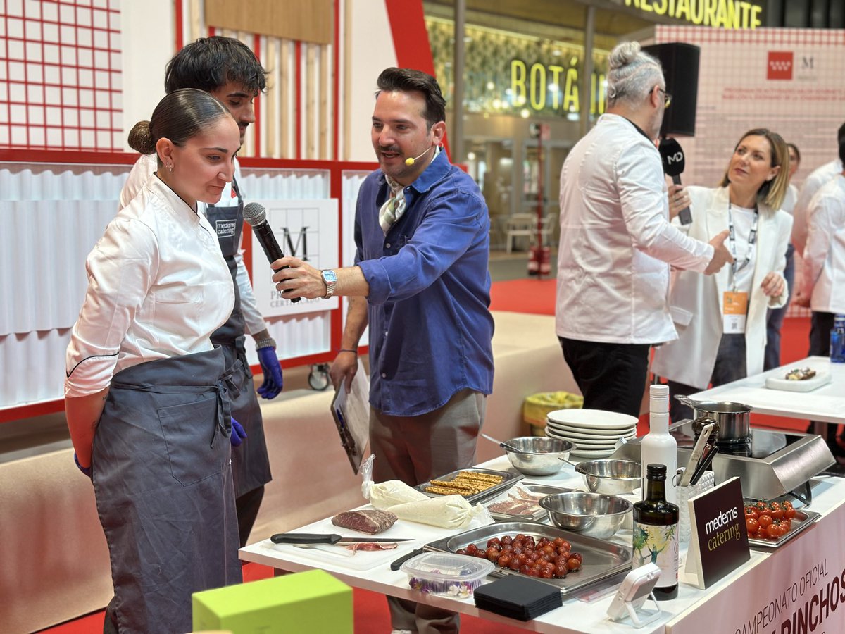 HosteleriaMad's tweet image. ¡Empieza el Campeonato Oficial de Tapas y Pinchos de la Comunidad de Madrid en el #SalónGourmets en @IFEMA! 🥳✨

¡Que gane el mejor!

#tapas #pinchos #Sg26 #chefsEspaña #gastronomía