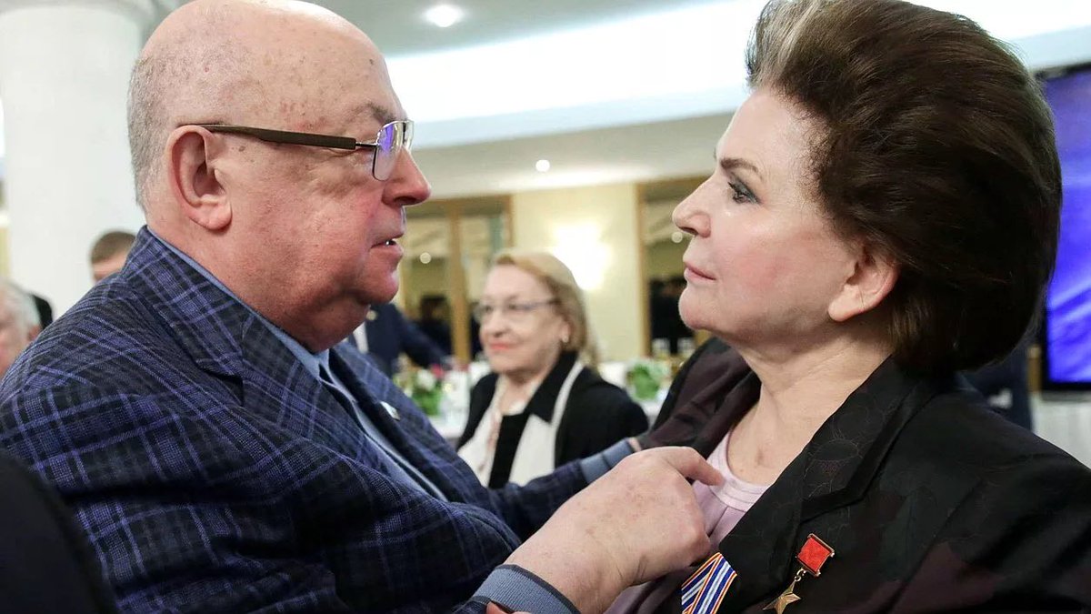 Главарь строительной мафии В. Ресин (90 лет) и приёмщица мешков с письмами В. Терешкова (89 лет) будут баллотироваться в новую Госдуму. А как же новая элита? Где мальчики Путина с СВО?