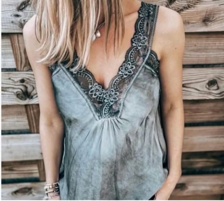catandmousebout's tweet image. Dress up, dress down, layer, going out out, I’ll spare you the list. A true wardrobe essential.

#lace #satin #biascut #capsulewardrobe #buywell