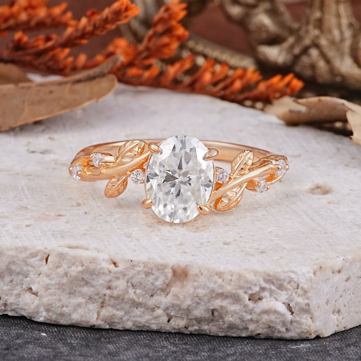 Romalarjewelry's tweet image. Soft launching forever. 🌿✨ This Oval Moissanite leaf ring is the absolute sweetest promise. Pure blooming romance. 🤍 #PromiseRing #OvalRing #NatureRing #Moissanite #ROMALAR