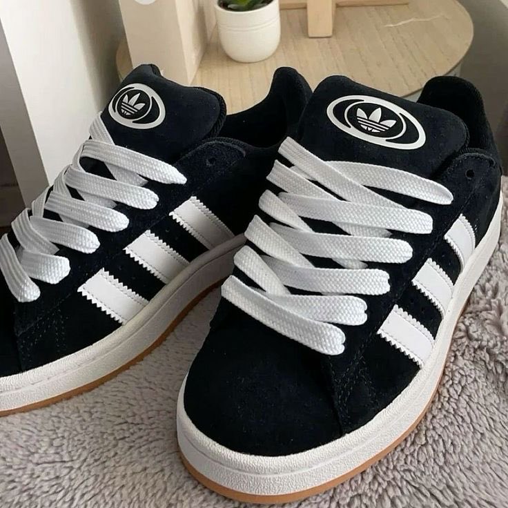 victor_the_guy's tweet photo. @KayceeTrades Shoes Dey ‼️ https://t.co/4UmvA3FC8V