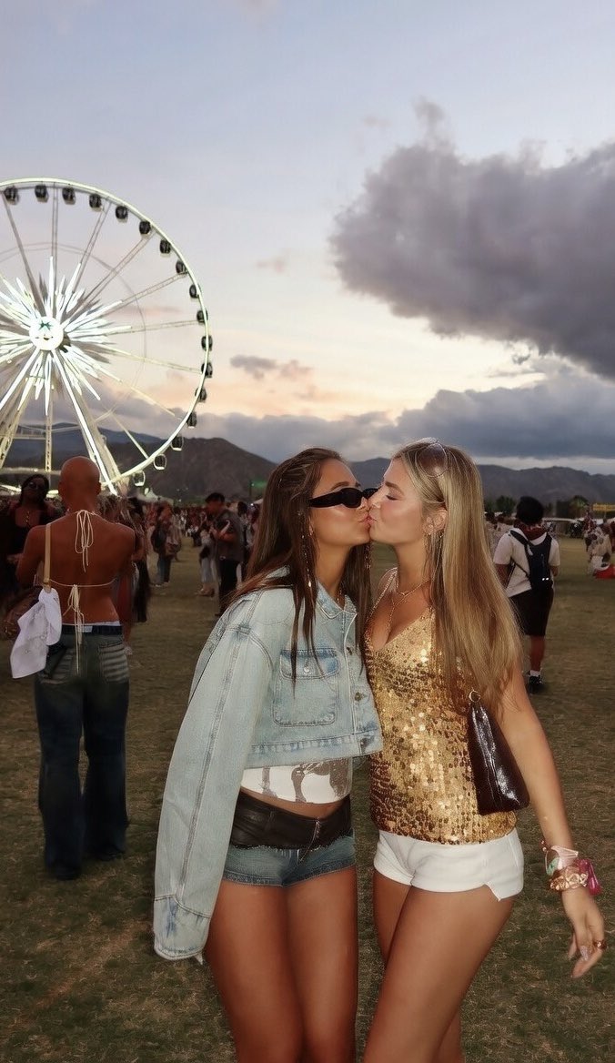 We exist to mind fuck, bully you, and drain
your wallet until we’ve taken everything! Normalize your addiction to Bop bully’s. We’ll kick you while you’re at your lowest.
So weak, dumb, and self hating. Dispense obediently and beg us to take MORE! Kneel to Leah and Embreigh 😌😏