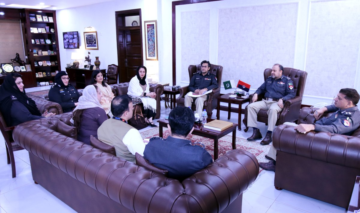 unwomen_pak's tweet image. Strengthening access to justice in KP 🇵🇰

UN Women &amp;amp; @KP_Police1  reaffirmed their partnership to advance gender-responsive policing, enhance capacity, and improve services for women &amp;amp; marginalized groups.
Together, we are building safer, more inclusive systems.

#AccessToJustice