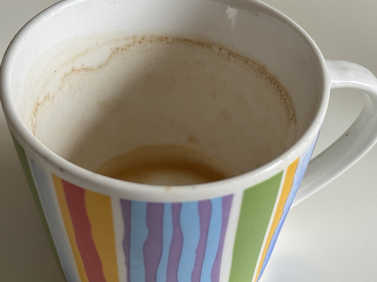 MathiasPriebe's tweet image. Diese leere Kaffeetasse bekommt heute mehr Likes als @snicklink, @IraninBerlin, @derspiegel und @realDonaldTrump zusammen. Go! ❤️

Sie lässt sich hier auffüllen: 
☕️ buymeacoffee.com/mathiaspriebe

Und nein, die ist nicht aus dem WEF-Fanshop. 
#Priebshow #Satire