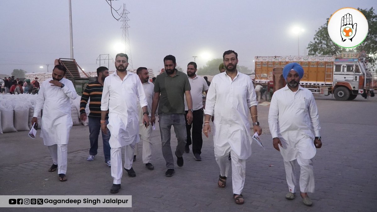 GGhanour's tweet photo. ਕਿਸਾਨਾਂ ਦੇ ਹੱਕਾਂ ਦੀ ਗੱਲ ਆਵੇ ਤਾਂ ਯਾਦ ਰੱਖੋ —
ਇਤਿਹਾਸ ਗਵਾਹ ਹੈ, ਕਾਂਗਰਸ ਹਮੇਸ਼ਾ ਕਿਸਾਨਾਂ ਦੇ ਨਾਲ ਖੜ੍ਹੀ ਰਹੀ ਹੈ।

ਭਾਜਪਾ ਦੀਆ�� ਕਿਸਾਨ ਵਿਰੋਧੀ ਨੀਤੀਆਂ ਦੇ ਖ਼ਿਲਾਫ਼,
ਅੱਜ ਵੀ ਅਸਲੀ ਲੜਾਈ ਕਾਂਗਰਸ ਲੜ ਰਹੀ ਹੈ।

#punjabkisan #kisan #indianyouthcongress #punjabcongress https://t.co/fm1ofsPYRY