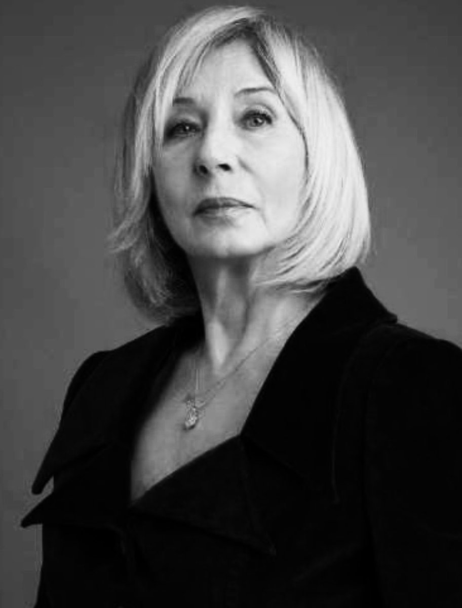 “hiç bu kadar yargısız, eğitimsiz,
   terbiyesiz kalmamıştı Türkiye…”

                               ——     ayşe kulin