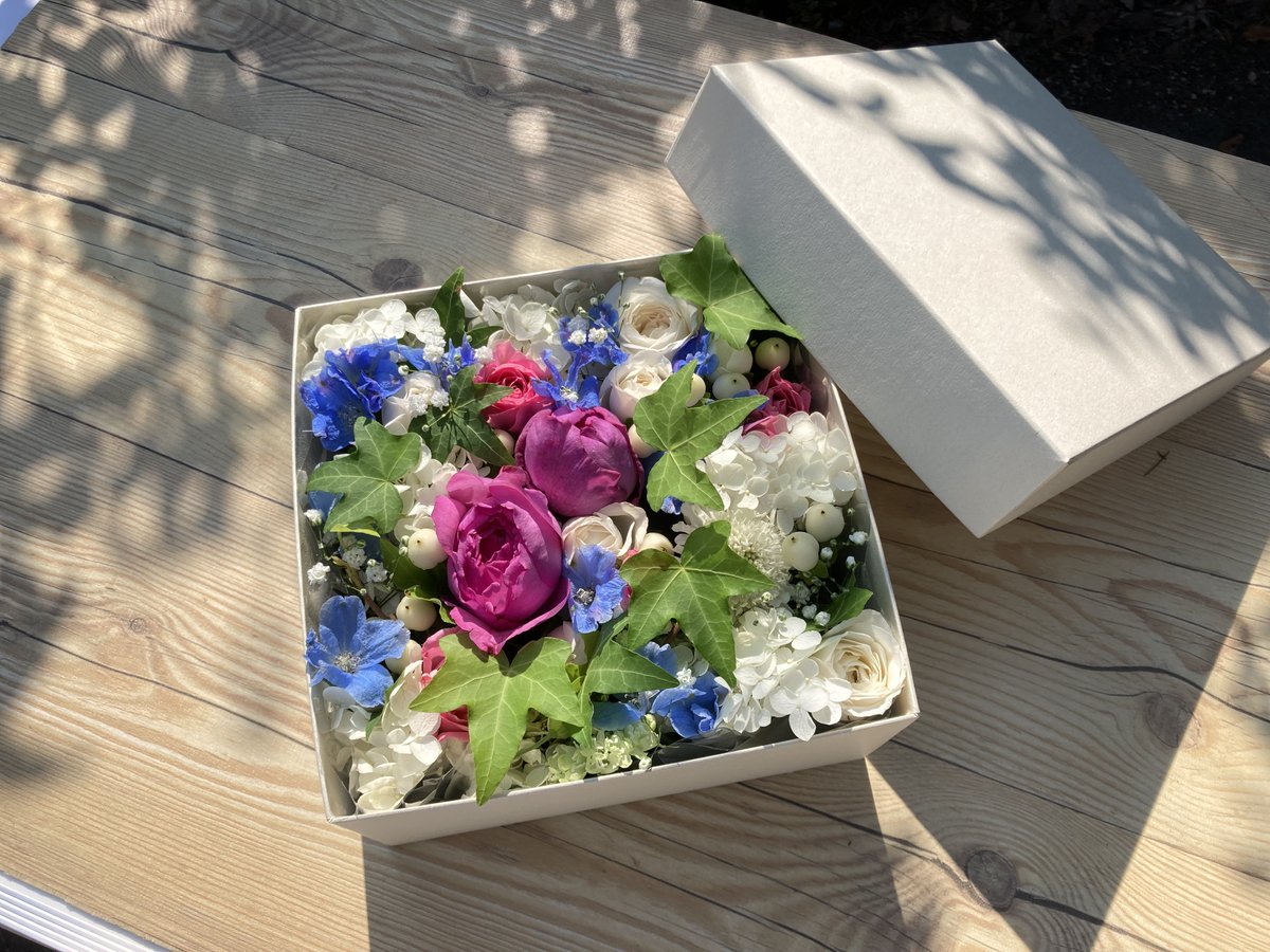 ＼4/18（土）は #bisen のオーキャン／

【ゲームCG】3DCGの基本！単純な形を組み合わせてモデリングしよう
💡基本操作からレクチャー🖥️

【フラワー】春色のボックスアレンジメント！
💡春の生花を使います🌼

どの実習も初心者大歓迎✨

⬇️予約締切：4/17（金）16時
bisen-g.ac.jp/journal/2026/0…